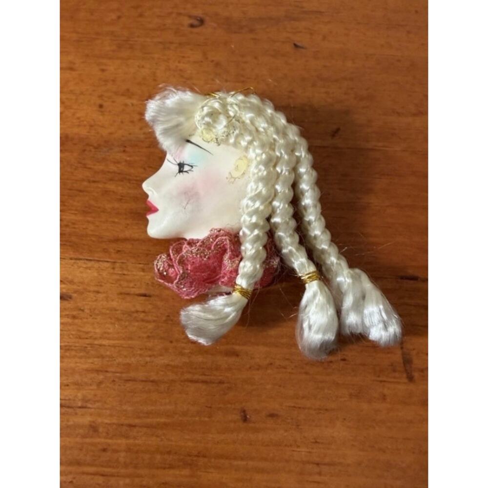 Vintage Sculpted Lady Face Profile Brooch Braided Hair Pink Scarf Figural Pin - Picture 2 of 6